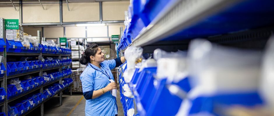 Goodlife Movers Logistics Asset – african-worker-warehouse - Goodlife Movers Kenya